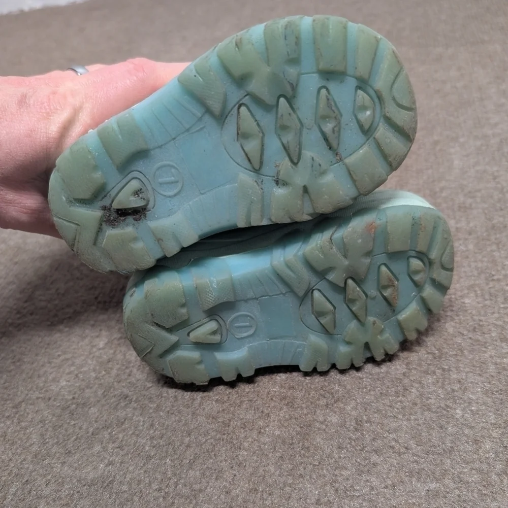 Disney Frozen Winter Boots with Light Up Bottoms Anna Elsa Olaf Girls/Baby Sz 7